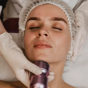 Deluxe Dermaplaning